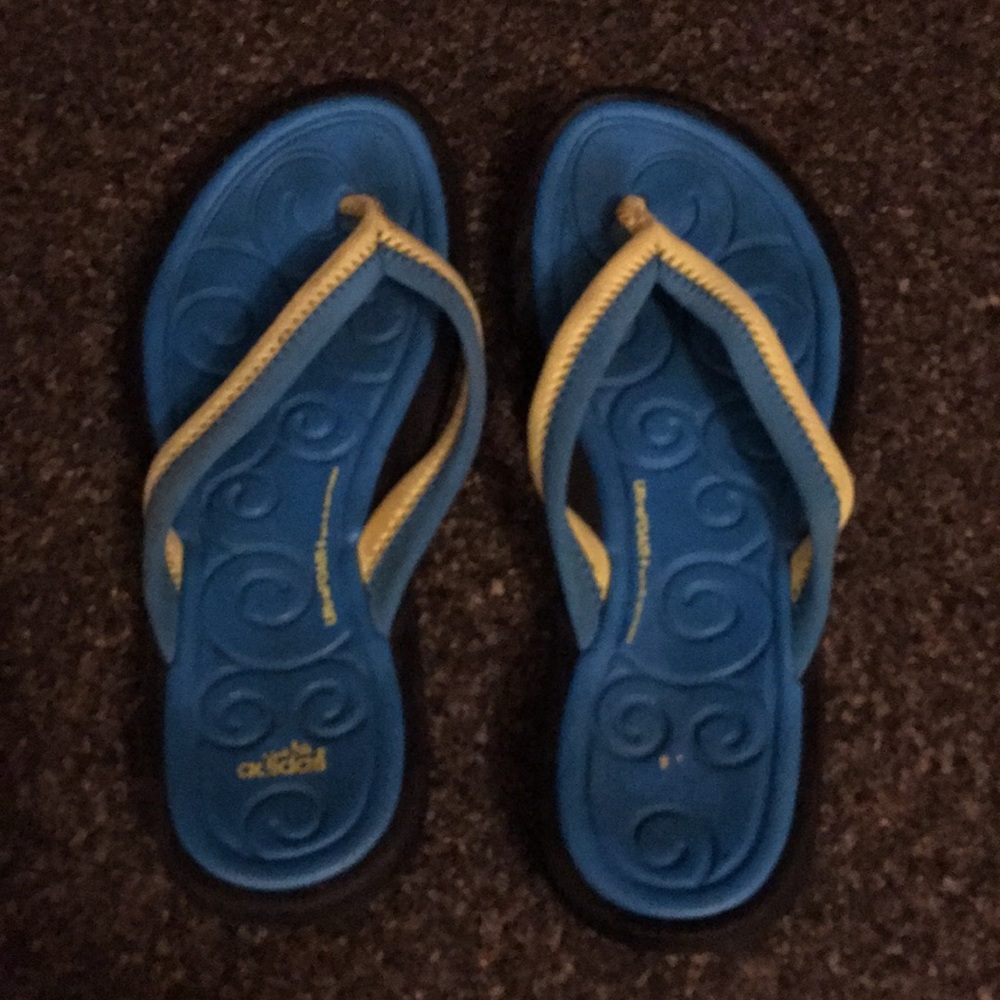 Adidas flip flops